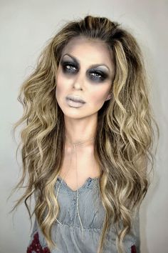 Creepy Vampire Costume, Glam Ghost Makeup, Momster Halloween Makeup, How To Make A Zombie Costume, Zombie Bachelorette Party, Women Zombie Costume, Zombie Make Up Easy, Simple Zombie Costume, Trucco Zombie Halloween