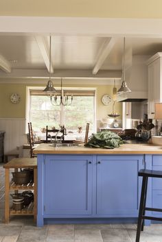 Freestanding kitchens: 17 flexible ways to create a rustic look | Real Homes Periwinkle Kitchen Cabinets, Cupboards In Kitchen, Periwinkle Kitchen, Extension Kitchen Ideas, Paint Cupboards, Floor Plan Farmhouse, Moveable Kitchen Island, Period Kitchen, 18th Century Farmhouse