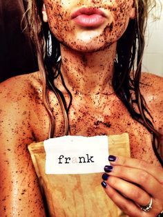 DIY Frank Coffee Body Scrub- this scrub is seriously the stuff of miracles! The coffee beans brighten, tighten, and smooth skin better than anything I've ever tried. Pin now, make later! Frank Body Scrub, Frank Body, Coffee Body Scrub, Coffee Scrub, Beauty Remedies, Beauty Recipe, Diy Skin, Homemade Beauty Products