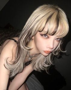 Hairstyles Dyed Hair, Blonde Hair Dye Ideas, Skunk Hair, Y2k Hairstyles, Dyed Hair Inspiration, Pretty Hair Color, Hair Stylies, Long Blonde, Dye My Hair