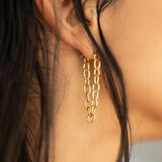 These gorgeous chain studs are perfect to elevate any look!With a base of hypoallergenic stainless steel, the earrings are plated in 18k yellow gold. The color is guaranteed to last 1+ years. With proper care, plated steel pieces can last up to 5+ years. There's no need to remove your plated steel jewelry when showering, swimming or exercising - the color holds strong throughout your everyday wear for at least a year!We have ventured into stainless steel so that we can bring you bigger pieces wi Cheap Chain Earrings For Women, Luxury Gold Chain Earrings, Luxury Gold Earrings With Box Chain, Luxury Yellow Gold Box Chain Earrings, Luxury Metal Chain Earrings, Affordable Gold Beaded Chain Earrings, Chain Earrings Gold, Earrings With Chain, Black Statement Earrings