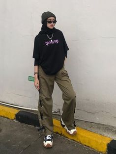 Muslim Streetwear, Boyish Outfits, Stile Hijab, Street Hijab Fashion, Stylish Hijab, Modest Fashion Hijab, Muslim Outfits Casual, Hijab Style Casual, Hijabi Fashion Casual