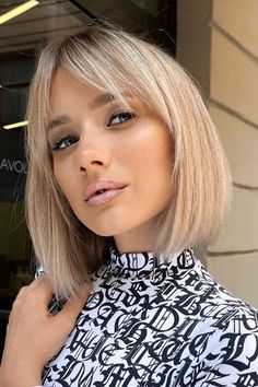 Bob With Curtain Bangs, Fringe Bob, Fine Hair Bangs, Hair Fringe, Blonde Hair With Bangs, Blonde Bob Hairstyles, Bob Haircut For Fine Hair, Blonde Hair Looks, Haircut And Color