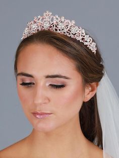 Rose Gold and Clear Crystal Bridal Tiara Rose Gold Wedding Accessories, Be Queen, Crystal Wedding Tiaras, Rose Gold Tiara, Hair Accessories Vintage, Crystal Bridal Tiaras, Bride Tiara, Beautiful Hair Accessories, Gold Tiara