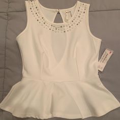 Brand New!! White Sleeveless Peplum Top With White And Silver Pearl Embellishments. Size Beautiful Cutout Back. Small Embellished Sleeveless White Top, White Embellished Tank Top, White Embellished Sleeveless Tank Top, Black Ruffle Top, Boho Style Tops, Sleeveless Peplum Top, Floral Peplum, Haute Hippie, Boho Shirts