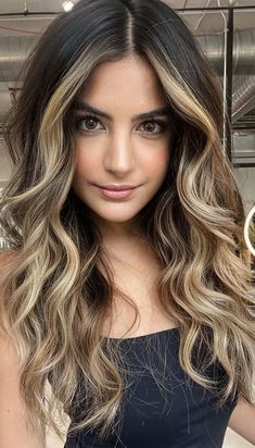 Dark Brown Hair With Blonde Highlights, Blonde Highlights On Dark Hair, Honey Brown Hair, Brunette Hair With Highlights, Champagne Blonde, Dark Hair With Highlights, Brown Hair With Blonde Highlights, Brown Hair Balayage, Hair Affair