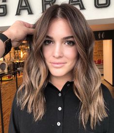 Blonde Hair For Brunettes, Brunette Hair Color With Highlights, Blonde Dye, Dark Brunette Hair, Square Face Hairstyles, Brunette Hair With Highlights, Hair Color Light Brown, Brown Hair Balayage, Balayage Hair Blonde