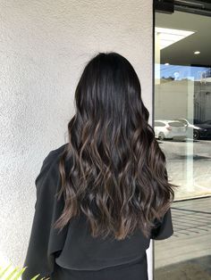 Cool Tone Balayage Brunette Fall, Balayage Brunette Fall, Balayage Cool Tones Brunette, Dark Brunette Hair Cool Tones, Black Hair Cool Tone Balayage, Chocolate And Carmel Balayage, Black Hair With Subtle Money Piece, Hair Ideas For Dark Brunettes, Cool Tone Brown With Highlights