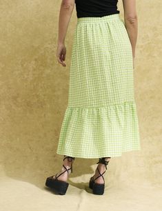 Green Gingham, Stripe Outfits, Iconic Dresses, Pinafore Dress, Gingham Dress, Gingham Check, Petite Maternity, Petite Dresses, Floral Dress Black