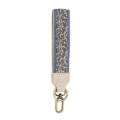 We love these wristlet keychain/wristlet straps. They are comfortable to wear and look super cute - pick up a few for yourself & gifts!  1.5 white strap with blue stripes along the outside and a black scroll pattern on a white background Key Wristlet, Keychain Blue, Keychain Wristlet, Blue Toile, Let Freedom Ring, Scroll Pattern, Wristlet Keychain, Purse Styles, Red Star