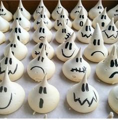 Marshmallow Piping, Cookie Transfers, Picnic Date Food, Recipes Halloween, Postres Halloween, Halloween Food Dinner, Halloween Baking, Picnic Date, Halloween Drinks