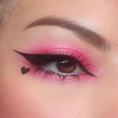 Birthday Eyeliner, Draculaura Makeup, Monster High Makeup, Teknik Makeup, Halloweenský Makeup, Drag Make-up, Makeup Drawing, Cute Eye Makeup, Kawaii Makeup