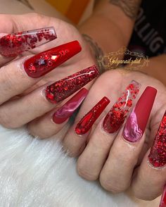 Glittery Red Nails Acrylic, Red See Threw Nails, Red Chunky Glitter Nails, Crimson Stilleto Nails, Blood Red Stiletto Nails, Nail Art Designs For Beginners, Easy Nail Art Designs, Nail 2023, Bad Nails