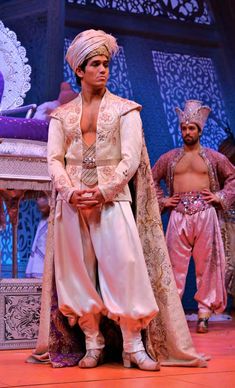 Live Action Aladdin Costumes, Middle Eastern Costume, Sultan Outfit Men, Arabian Nights Men Outfit, Arabian Nights Party Outfit Men, Arabian Prince Aesthetic, Arabian Outfit Men, Fantasy Arabian Clothes, Arabian Nights Outfit