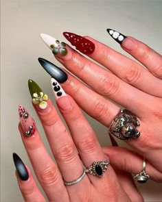 Stiletto Press On Nails, Nails Elegant, Red Nail Art, Pointy Nails, Edgy Aesthetic, Nail Type, Minimal Nails, Nail Nail, Fire Nails