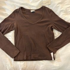 Target Brown Long Sleeve Tee. Perfect For Fall!! Nwt Check Out The Rest Of My Page To Bundle And Save :) Brown Cotton V-neck Top, Brown Basic Tops For Loungewear, Christmas List Items, Brown Shirts, Brown Long Sleeve Shirt, Brown Long Sleeve, Brown Shirt, Brown Tshirt, Universal Thread