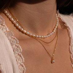 18K Gold-Plated Stainless Steel Freshwater Pearls Nickel-Free Lead-Free Hypoallergenic Lobster Clasp 14" Length 2" Extender Water Resistant Necklace Stack With Pearls, Gold Necklace Pearl, Pearl Necklace Aesthetic, Pearl Necklace Outfit, Pearl Diver, Pearl Outfit, Jewelry Pearl Necklace, Petite Necklace, Necklace Outfit