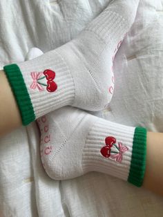 Trendy Sports Socks For Spring, Breathable Casual Socks For Gym, Breathable Casual Gym Socks, Cute White Non-slip Socks, Comfortable Sports Socks For Spring, Green Non-slip Sports Socks, Breathable Sports Socks For Spring, Non-slip Casual Gym Socks, Trendy Stretch Socks For Sports