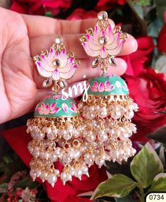 Indian Earrings Aesthetic, Indian Jewelry Traditional, Stylish Jewelry Accessories, Flower Jewelry Designs, Meenakari Earrings, Indian Wedding Jewelry Sets, Bridal Necklace Designs, Jewelry Traditional