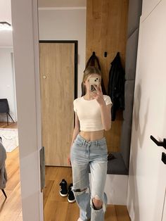 Deniz Aesthetic, Casual Outfits For Petite Women, Creme Jeans, What To Wear Tomorrow, Outfit For Petite Women, Outfits For Petite, Casual Day Outfits, Quick Outfits, Refashion Clothes