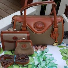 Excellent Condition, Smoke Free Home, Small Billfold W/Change Purse. Extra Strap Never Used. Dooney & Bourke Bag, Home Small, Ladies Handbags, Luxury Purses, Change Purse, Dooney & Bourke Bags, Coach Swagger Bag, Suitcases, Dooney Bourke