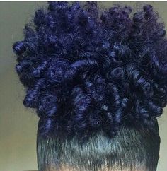 Pinterest:@yahhitniiya❣ Black Women Elegant, Graduation Hairstyles For Black Women, Blue Hair Dark, Dark Blue Hair, Hairstyle Tutorials, Afro Style, Hair Dark, Graduation Hairstyles, Pelo Afro