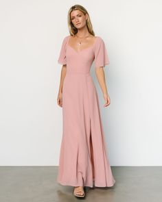 The most romantic dress 💕 Shop the bestselling Sierra Maxi Dress in Blush and Eucalyptus at the link in bio 🛍️ Mauve Maxi Dress, Best Gowns, Cute Maxi Dress, Purple Cocktail Dress, Blush Pink Dresses, Dresses Australia, Long Sleeve Cocktail Dress, Flutter Dress, Elegant Maxi Dress