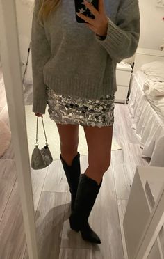 Restaurant Outfit Ideas, Glittery Outfits, Go Out Outfit Night, New Years Eve Outfit, Silvester Outfit, Occasion Outfit, Winter Inspo, Stockholm Style, Special Occasion Outfits