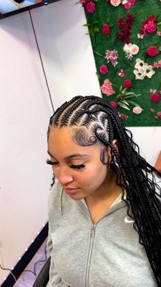 Braids To The Back With Heart, Weave Hairstyles Braided Cornrows, Braidhairstyle Black Women, Fulani Braids With Heart And Curls, Designer Fulani Braids, Cornrows With Sew In Back, Feedin Braids With Knotless In The Back, Freestyle Fulani Braids With Heart, Picdiary<33 Braids