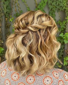 80 Updos For Short Hair Perfect For Any Occasion Loose Updo, Short Hair Bun, Twisted Updo, Wavy Bob, Braided Cornrow Hairstyles