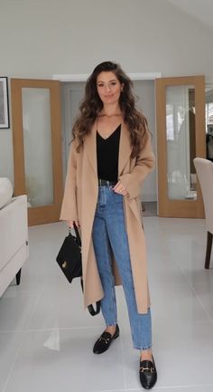 Trendy Outfit Inspo, Outfits Con Jeans, Lawyer Fashion, Feminine Wardrobe, Business Casual Outfits For Work, Pinterest Outfits, Outfit Combinations, Cute Simple Outfits, Formal Outfit