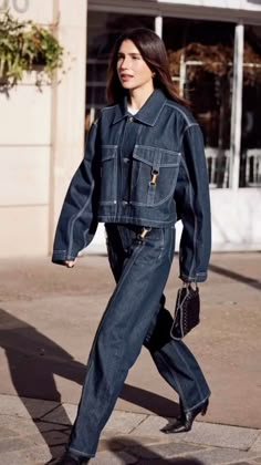 Full Denim Outfit Women, Jean Set Outfit, All Denim Outfits For Women, Workshop Outfit, Sweden Street Style, Full Denim Outfit, Paris Fashion Week Outfits, Denim Outfit Women, Looks Jeans