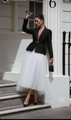 Tulle Skirt Blazer Outfit, Blazer Tulle Skirt, Tulle Skirt With Blazer, Black Tulle Skirt Outfit Classy, Tulle Skirt Outfit Formal, White Tulle Skirt Outfit, Dior Aesthetic Outfit, Paris Fashion Outfits, Tulle Skirt Fashion