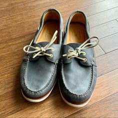 Sperry Gold Cup Mens Boat Shoes (Size 13) Navy Worn Less Than 5 Times. Great Condition. Blue Leather Low-top Boat Shoes, Blue Low-top Leather Boat Shoes, Casual Blue Low-top Dress Shoes, Blue Casual Low-top Dress Shoes, Classic Navy Boat Shoes With Round Toe, Casual Blue Plain Toe Boat Shoes, Blue Boat Shoes With Round Toe And Branded Insole, Blue Casual Leather Shoes With Leather Footbed, Casual Blue Leather Shoes With Leather Footbed