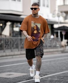 Looks Hip Hop, Oversize Tshirt Outfits, Black Men Street Fashion, Men Street Fashion, Mens Spring Fashion, Street Style Outfits Men, Guys Clothing Styles, Men Fashion Casual Outfits, Streetwear Men Outfits