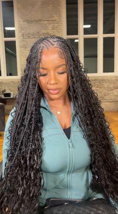 How to do flip over fulani braids, type of hair that's used and 70 flip over freestyle fulani braids protective hairstyles. Style Fulani Braids, Freestyle Fulani Braids, Freestyle Fulani, Flip Over Fulani Braids, Small Cornrows