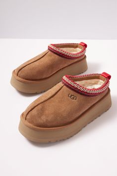 The UGG® Tazz platform slipper is crafted in a suede fabric with an EVA outsole and cozy UGGplush™ lining, a moisture-wicking textile made from a wool-rich blend but made to feel and wear like shearling. | UGG Women's Tazz Shoes, Size 9, Gold Ugg Tazz Platform, Uggs Slippers, Autumn Fashion Work, Ugg Tazz, Preppy Shoes, Chic Shop, Ugg Slippers, Sheepskin Boots, Platform Slippers