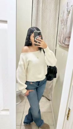 Cute Outfits Appropriate, Cute Outfits Simple Casual, Latina Cold Outfits, Light Wash Flared Jeans Outfit, Latina Thanksgiving Outfit, Winter Outfit Ideas School, School Bday Outfits, 15 Outfits Ideas, Cute Outfits For Pictures