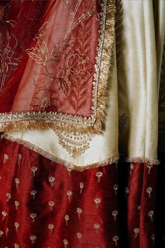 Red Dupatta, Zara Shahjahan, Bridal Suit, Indian Sari Dress, Velvet Dress Designs, Pakistani Fashion Party Wear, Pakistani Fashion Casual, Pakistan Fashion, Lace Designs