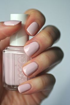 Essie Minimalistic, Stylish Manicure, Nail Art Cute, Nailart Glitter, Manicure Gel, Color Nails, Manicure Nails, Pink Nail Polish