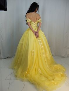 Neckline: Off-the-ShoulderSilhouette: Ball GownBuilt-in Bra: YesSleeve: SleevelessWaist: NaturalBack Style: Lace UpHemline/Train: Sweep/Brush Train Yellow Prom Dresses, Prom Dress Short Lace, Custom Design Dress, Party Dresses Uk, डिजाइनर कपड़े, Yellow Prom, Black Lace Prom Dress, Yellow Evening Dresses, Tulle Applique