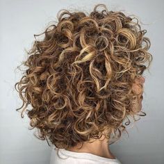 Medium Tousled Curly Caramel Hairstyle Medium Curly, Blonde Curly Hair