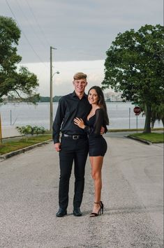 #senioryear #homecoming #love #couple #seniors Silver Homecoming Couple, Hoco Black Couple, Black And Silver Hoco Couple, Homecoming Matching Couples Black Dress, All Black Homecoming Couple, Couples Photoshoot Homecoming, Black Homecoming Dress Couple