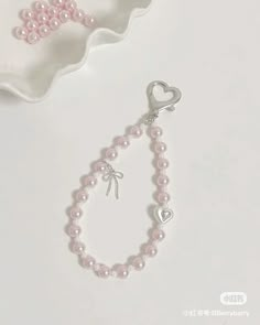 Key charm Pink Bead Keychain, Jewels Diy, Diy Gift Set, Beads Bracelet Design