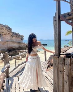 Outfits Ideas Beach, Aesthetic Beach Outfit Ideas, Outfit Ideas With Skirts Summer, Outfits For Beach Vacation Woman Casual, Beach Outfit Birthday, Outfit Ideas Beach Vacation, Beach 2024 Outfits, Sea Fashion Beach, Summer Beach Outfit Aesthetic