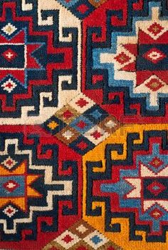 Kilim Pattern, Carpet Trends, Antique Carpets, Carpet Design, Carpet Handmade, Woven Rug, Persian Rug