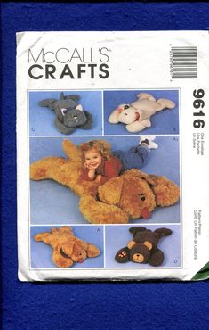 the pattern for stuffed animals is shown in this book, with instructions to make them look like they are laying down