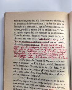 book annotations, second hand book, old books, spanish book, latin american book, anotaciones Old Spanish Aesthetic, Spanish Books Aesthetic, Latin Aesthetic, Latin Writing, Latin American Spanish, Latin American Literature