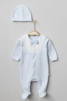 Introducing the Classic Elegance Bow Tie Collection: The Premier Baby Boy Layette Sets Welcome your newborn baby boy into the world with the epitome of style and comfort with our Classic Elegance Blue Homecoming Outfit. This 10-piece White Hospital Exit Set, crafted from 100% premium cotton, is designed to offer unparalleled softness and comfort for your little one's first journey home and beyond. Why the Classic Elegance Collection Stands Out: 100% Premium Cotton: Ensuring the softest touch aga Newborn Baby Boy Dress. Tay, Newborn Baby Clothes Set, Baby Homecoming, Homecoming Outfit, Tie Collection, Christmas Dress Baby, Tailored Jumpsuit, White Bow Tie, Chic Cardigan