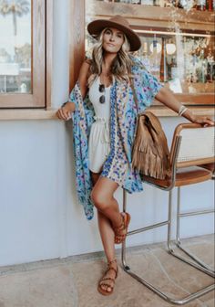 Wine Tasting Outfit Summer, Summer Kimono Outfit, Drinks Outfits, Wine Tasting Outfit, Basic Girl Outfit, Kimono Outfits, Wineries Outfit, California Trip, Kimono Outfit